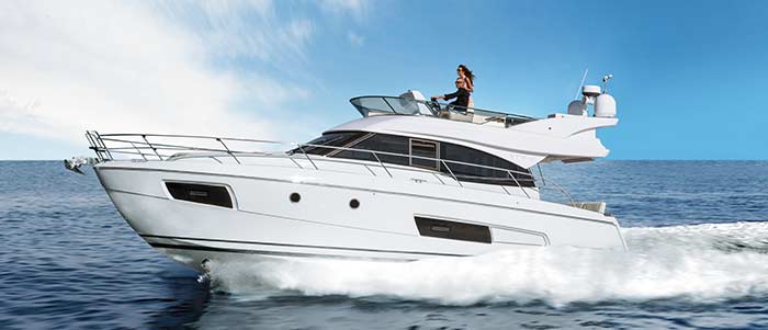 Motorboot VIRTRESS420 FLY | BAVARIA YACHTS