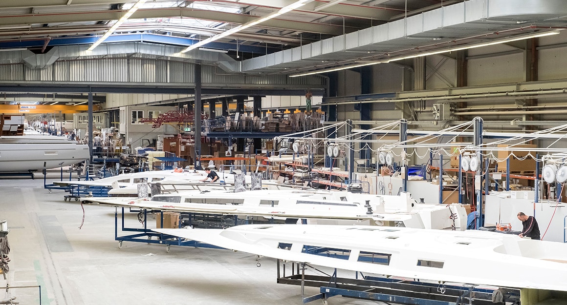 View into one hall of BAVARIA YACHTS' shipyard.