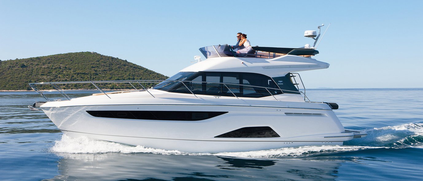 Motorboot R40 FLY Highlights | BAVARIA YACHTS