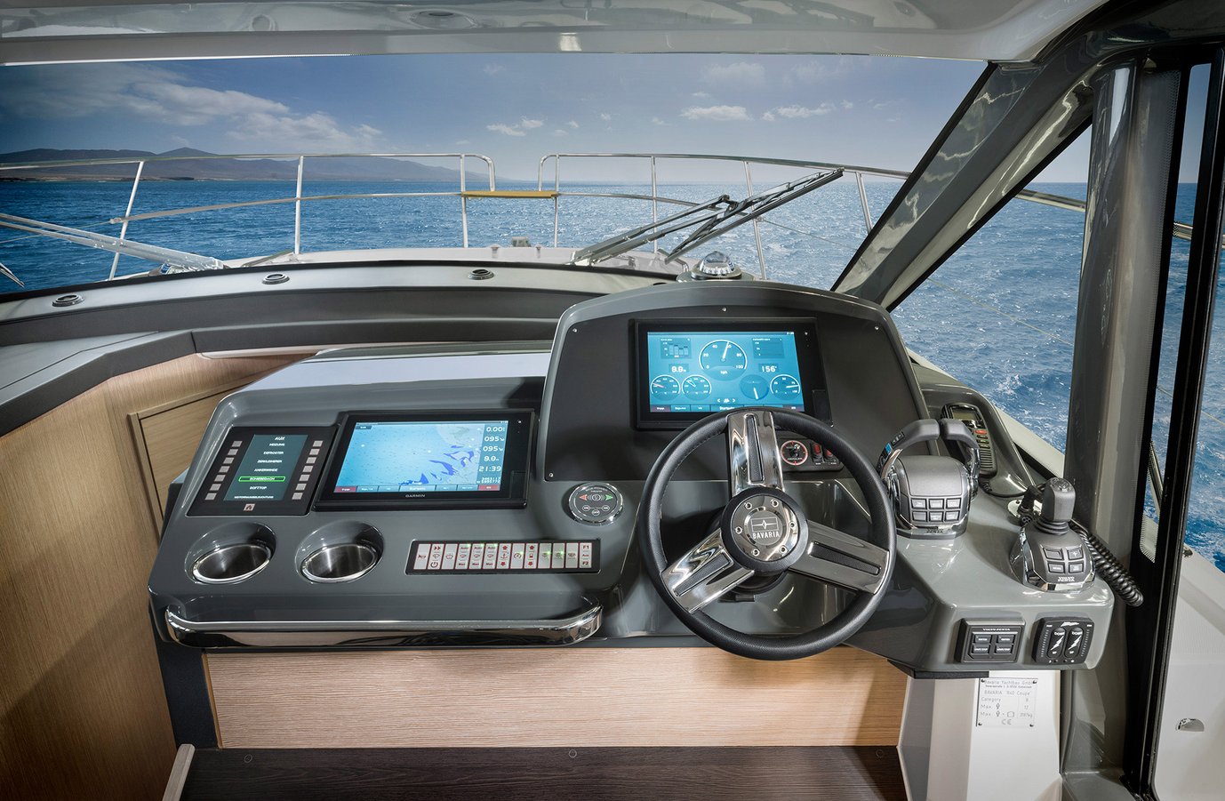 Motorboot R-Line R40 Coupe | BAVARIA YACHTS